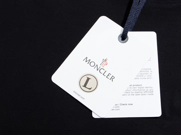 モンクレールTシャツ角部分ディテール